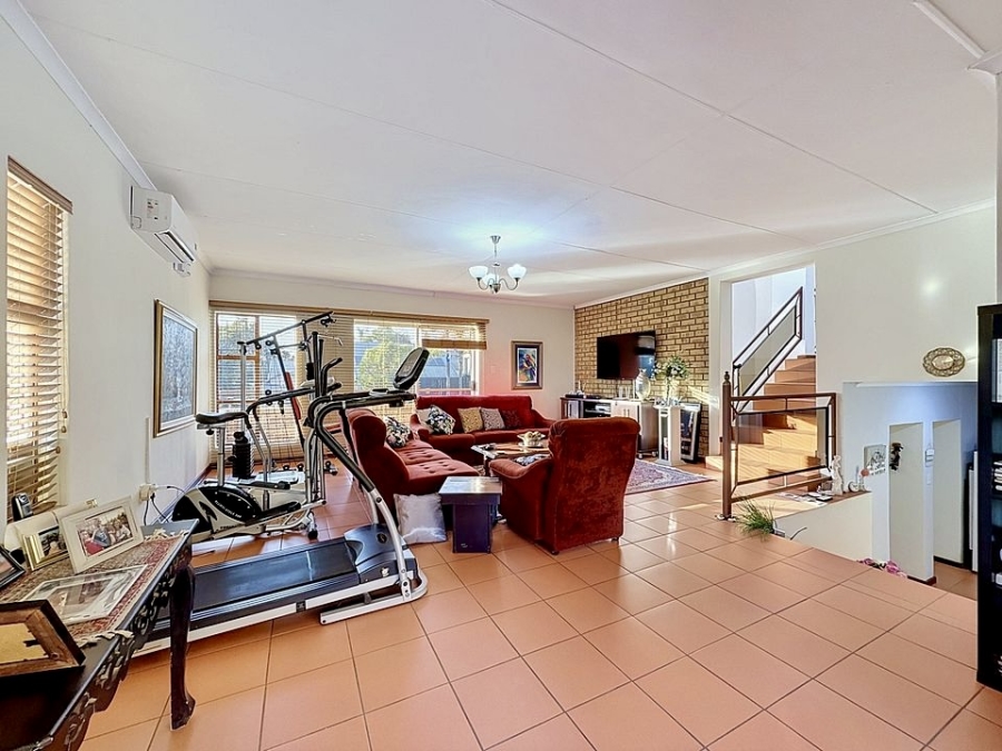 4 Bedroom Property for Sale in Erasmuskloof Gauteng