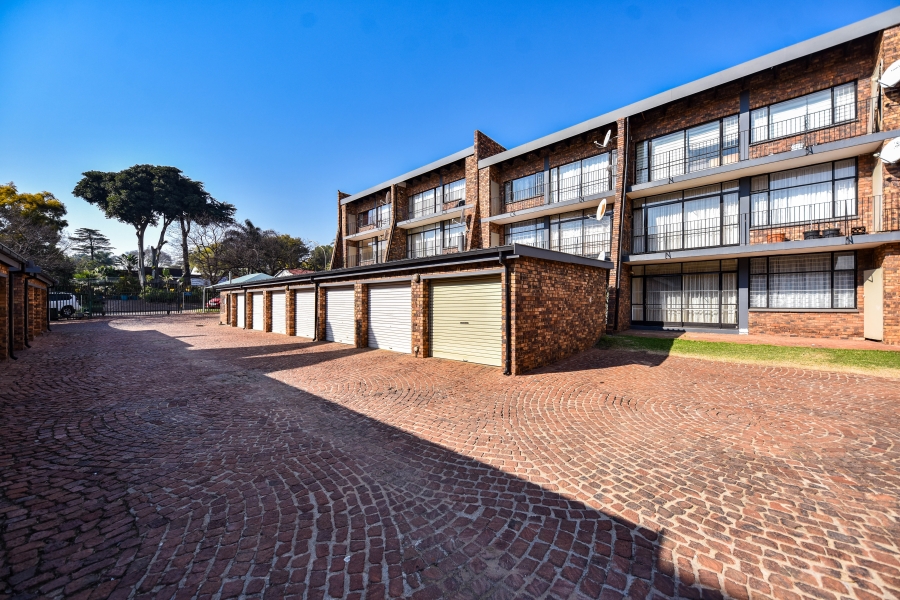 2 Bedroom Property for Sale in Waterkloof Glen Gauteng