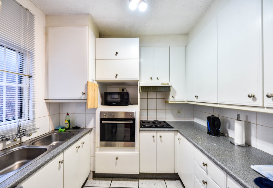 2 Bedroom Property for Sale in Waterkloof Glen Gauteng