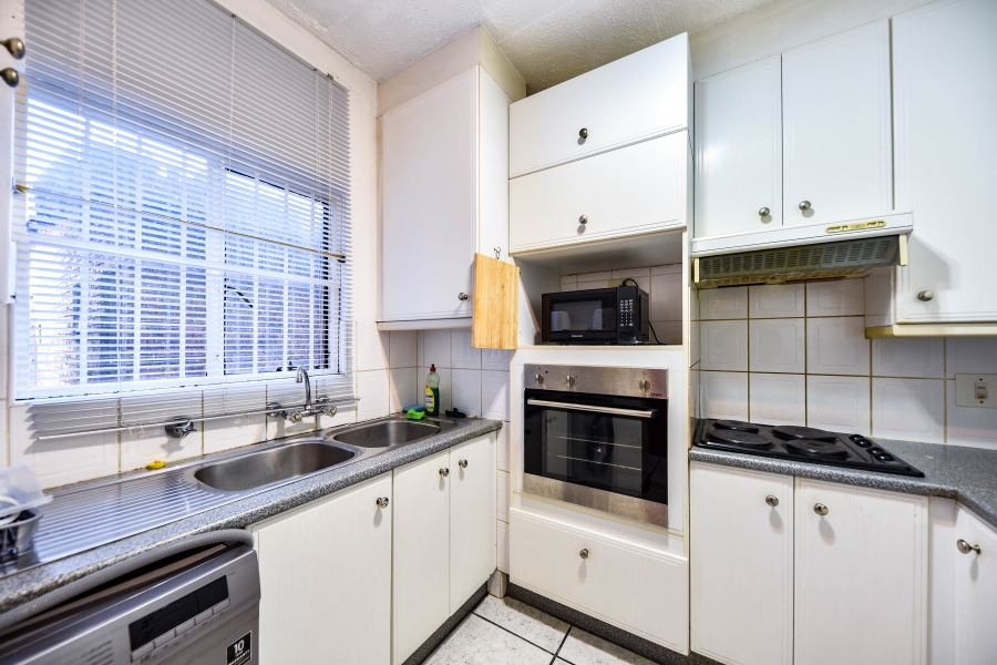 2 Bedroom Property for Sale in Waterkloof Glen Gauteng