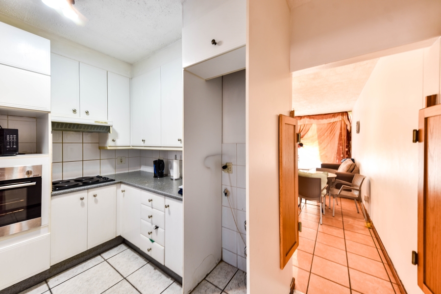 2 Bedroom Property for Sale in Waterkloof Glen Gauteng
