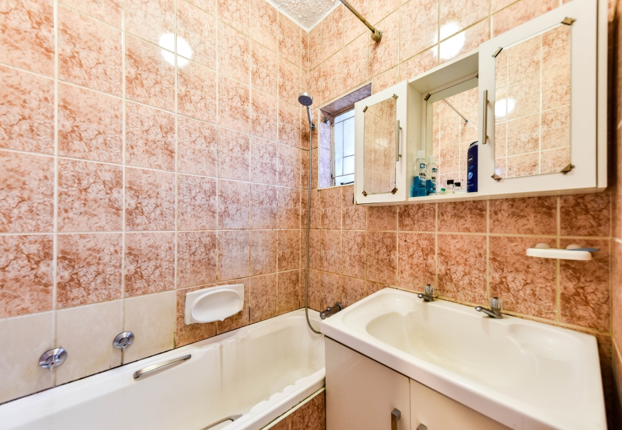 2 Bedroom Property for Sale in Waterkloof Glen Gauteng