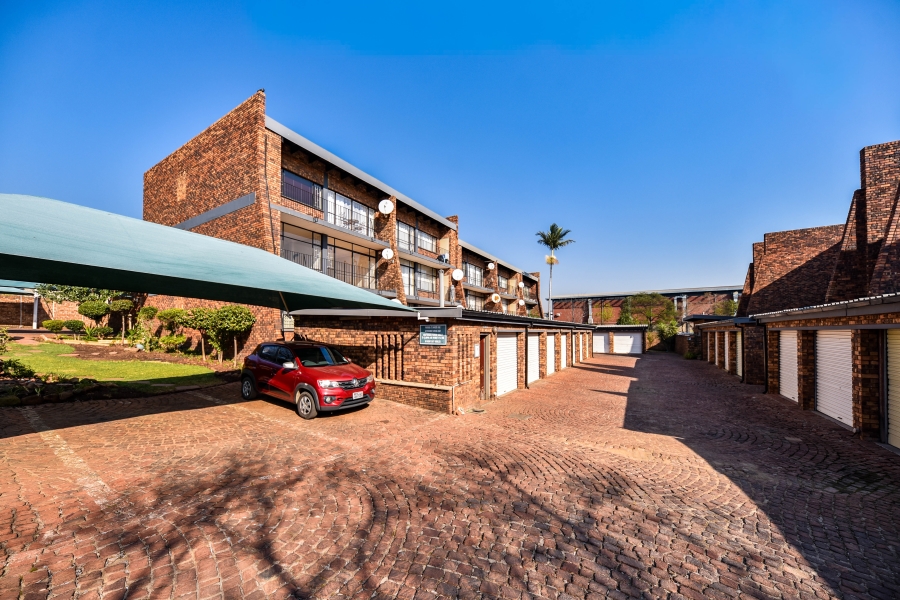2 Bedroom Property for Sale in Waterkloof Glen Gauteng