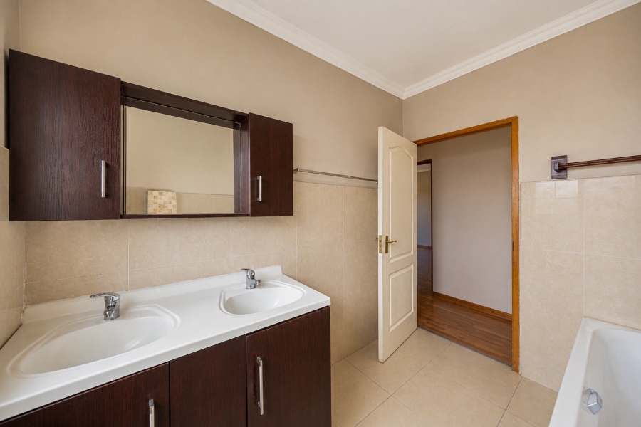 4 Bedroom Property for Sale in Olympus AH Gauteng