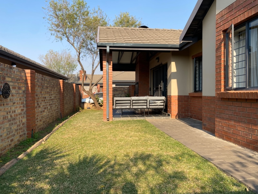 3 Bedroom Property for Sale in Equestria Gauteng