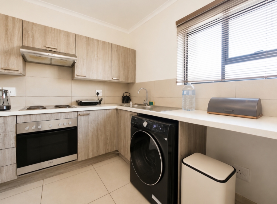 2 Bedroom Property for Sale in Erand Gardens Gauteng
