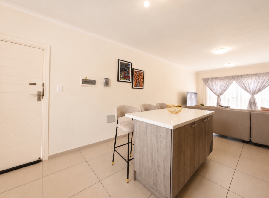 2 Bedroom Property for Sale in Erand Gardens Gauteng