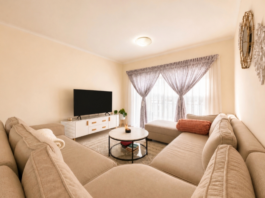 2 Bedroom Property for Sale in Erand Gardens Gauteng