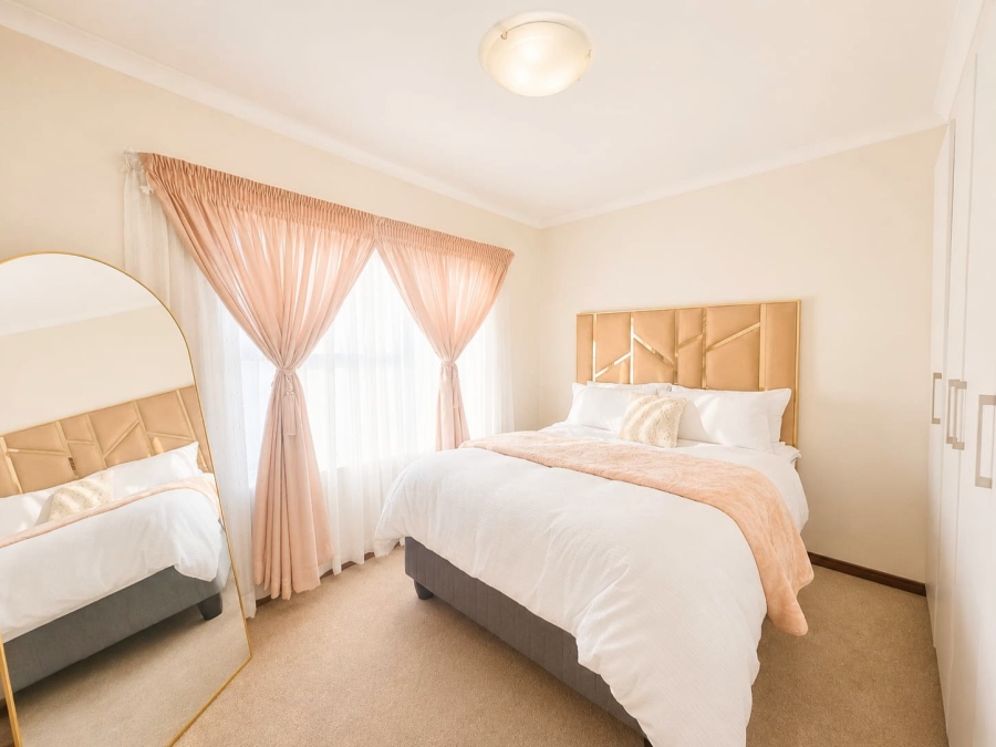 2 Bedroom Property for Sale in Erand Gardens Gauteng