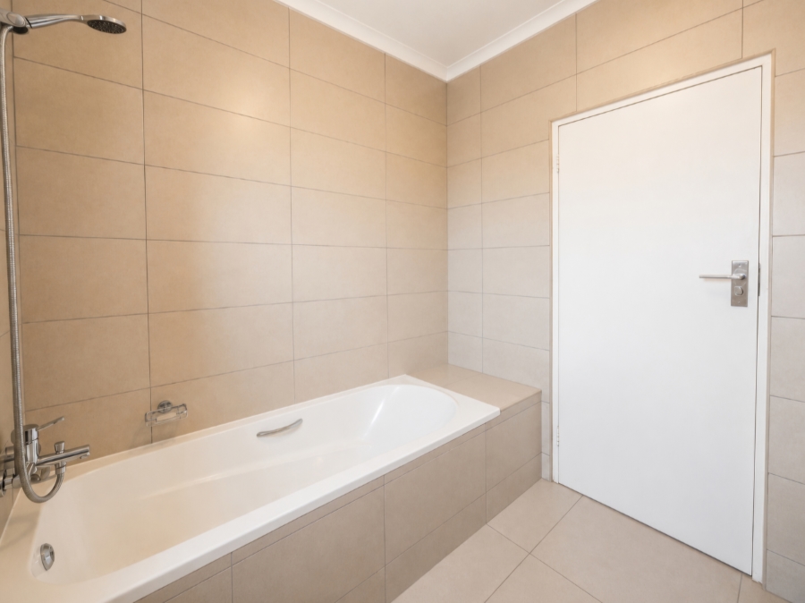 2 Bedroom Property for Sale in Erand Gardens Gauteng