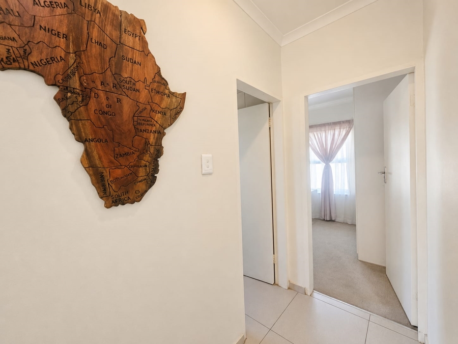 2 Bedroom Property for Sale in Erand Gardens Gauteng
