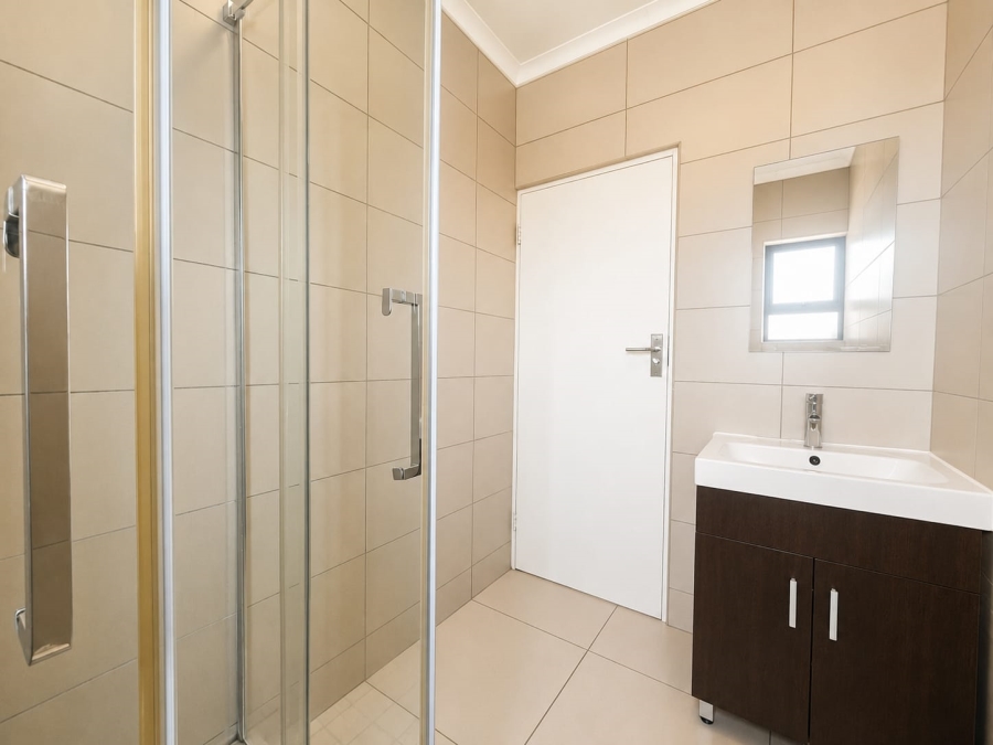 2 Bedroom Property for Sale in Erand Gardens Gauteng