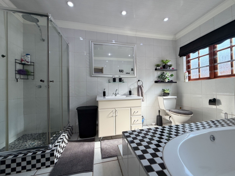 4 Bedroom Property for Sale in Northvilla Gauteng