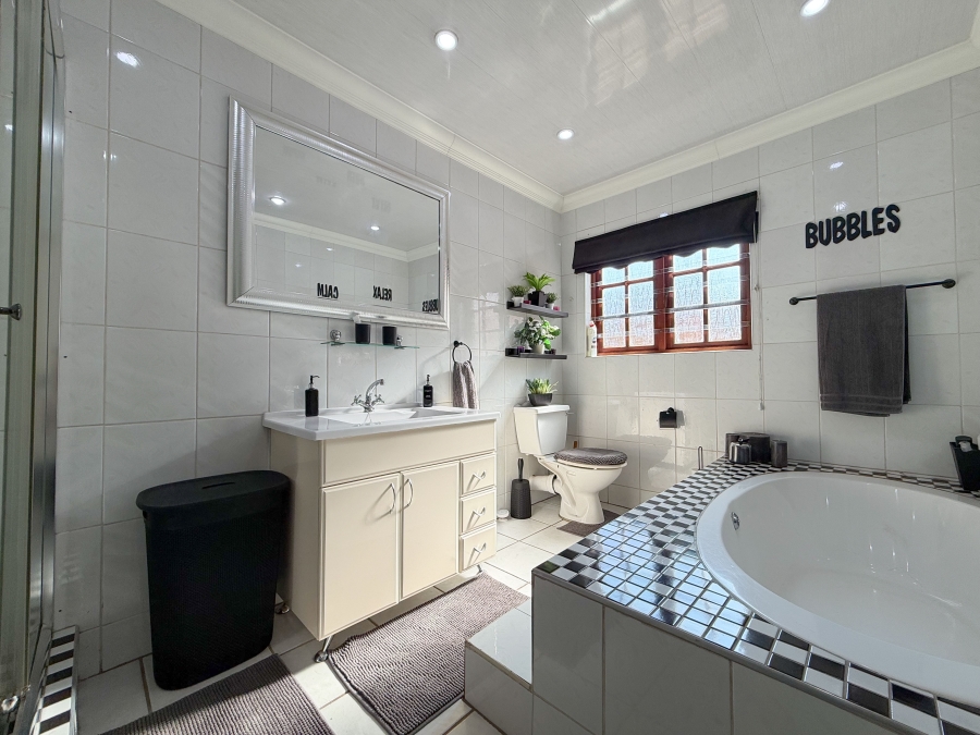 4 Bedroom Property for Sale in Northvilla Gauteng