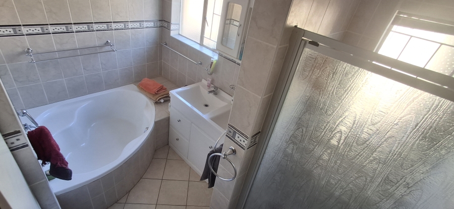 5 Bedroom Property for Sale in Wonderboom AH Gauteng
