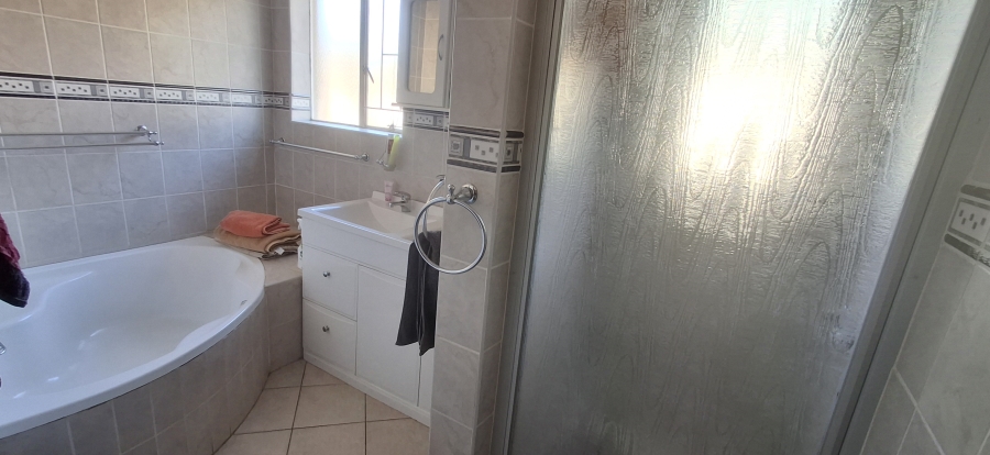 5 Bedroom Property for Sale in Wonderboom AH Gauteng
