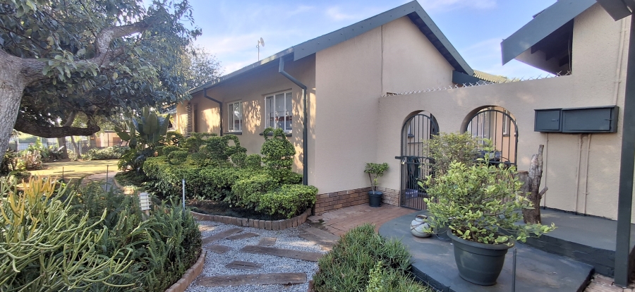 5 Bedroom Property for Sale in Wonderboom AH Gauteng