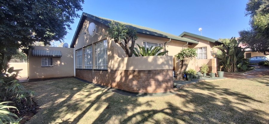 5 Bedroom Property for Sale in Wonderboom AH Gauteng