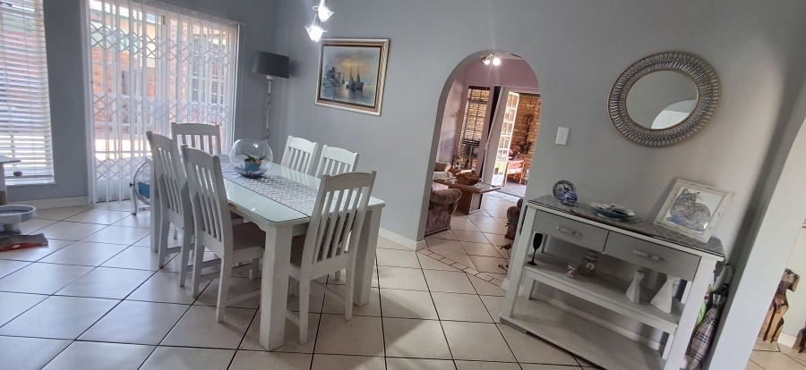 4 Bedroom Property for Sale in Dorandia Gauteng