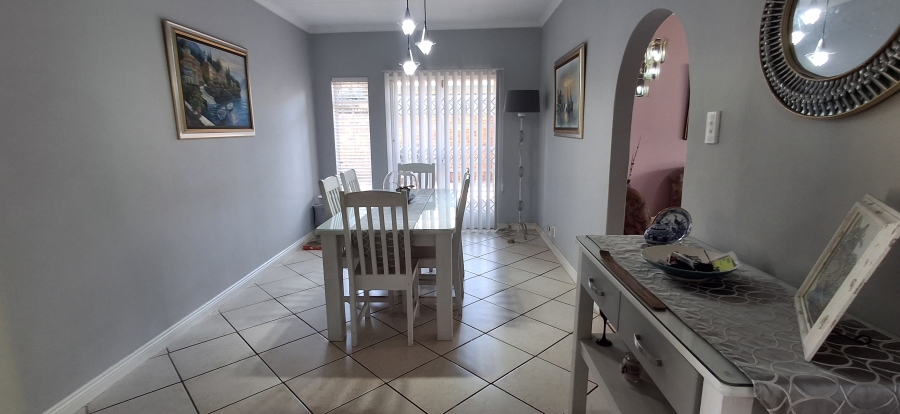 4 Bedroom Property for Sale in Dorandia Gauteng