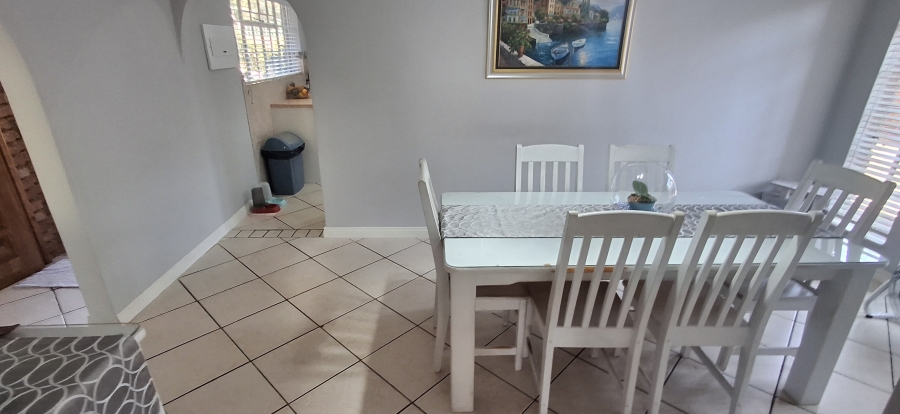 4 Bedroom Property for Sale in Dorandia Gauteng