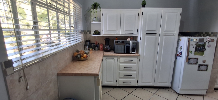 4 Bedroom Property for Sale in Dorandia Gauteng