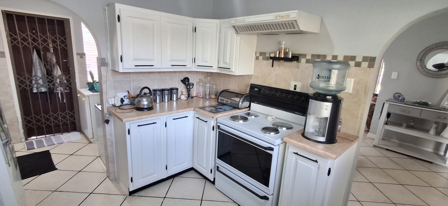 4 Bedroom Property for Sale in Dorandia Gauteng