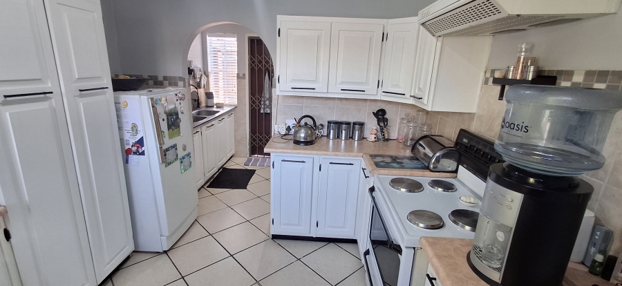 4 Bedroom Property for Sale in Dorandia Gauteng