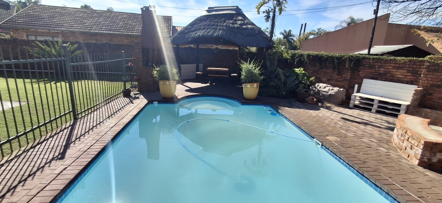 4 Bedroom Property for Sale in Dorandia Gauteng