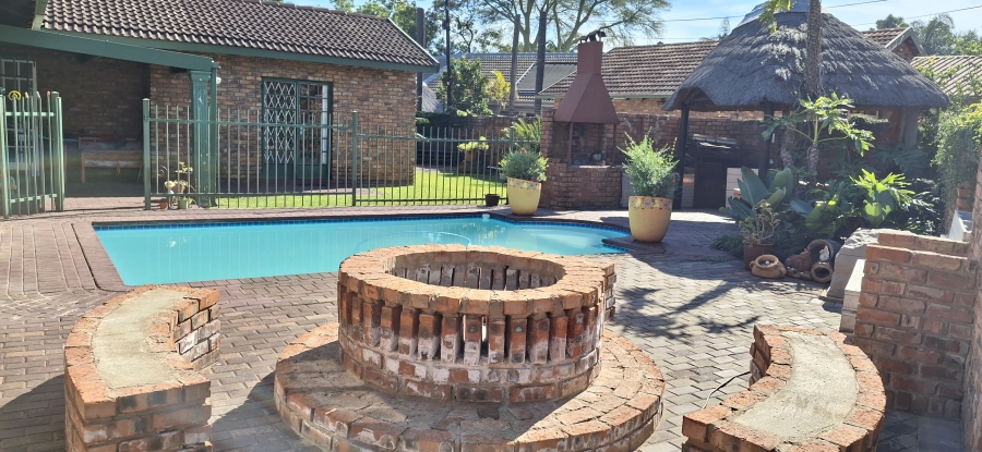 4 Bedroom Property for Sale in Dorandia Gauteng