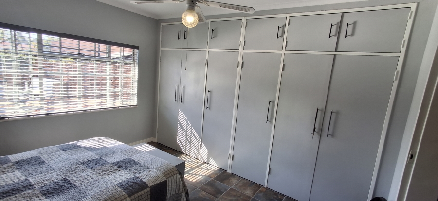 4 Bedroom Property for Sale in Dorandia Gauteng