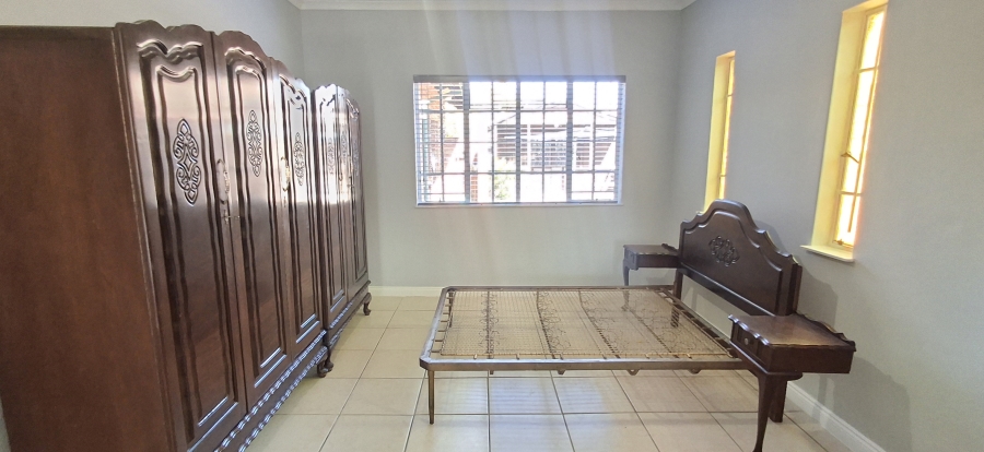 4 Bedroom Property for Sale in Dorandia Gauteng