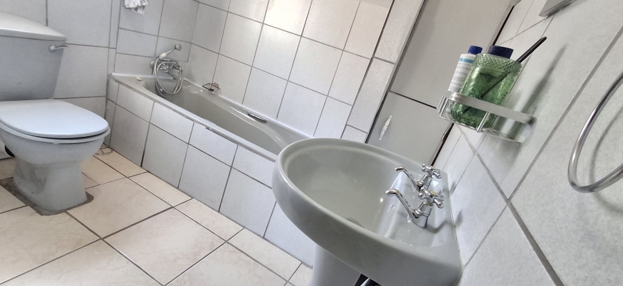 4 Bedroom Property for Sale in Dorandia Gauteng