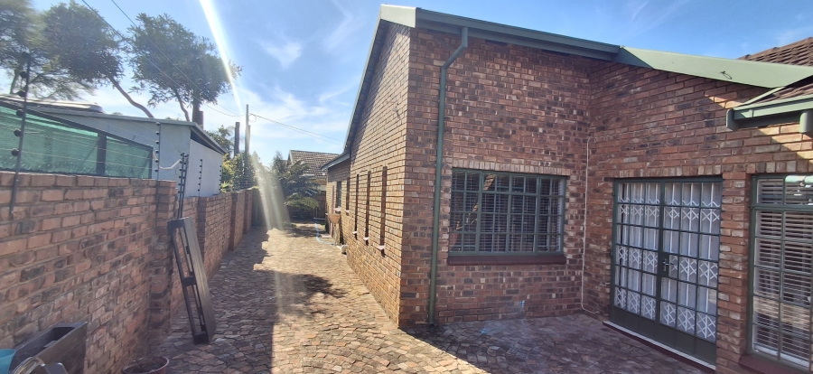 4 Bedroom Property for Sale in Dorandia Gauteng