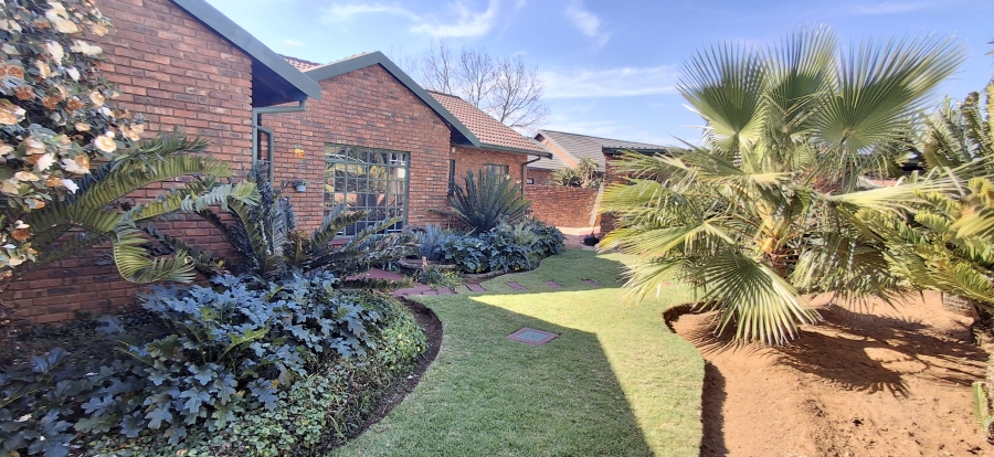 4 Bedroom Property for Sale in Dorandia Gauteng