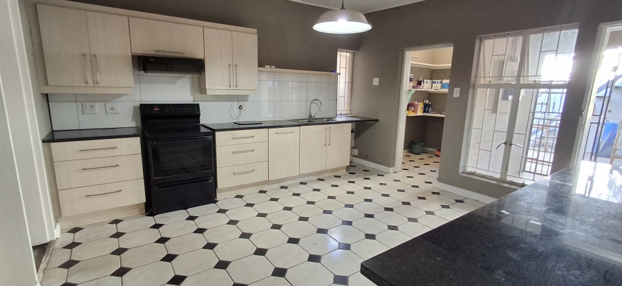 6 Bedroom Property for Sale in Annlin Gauteng