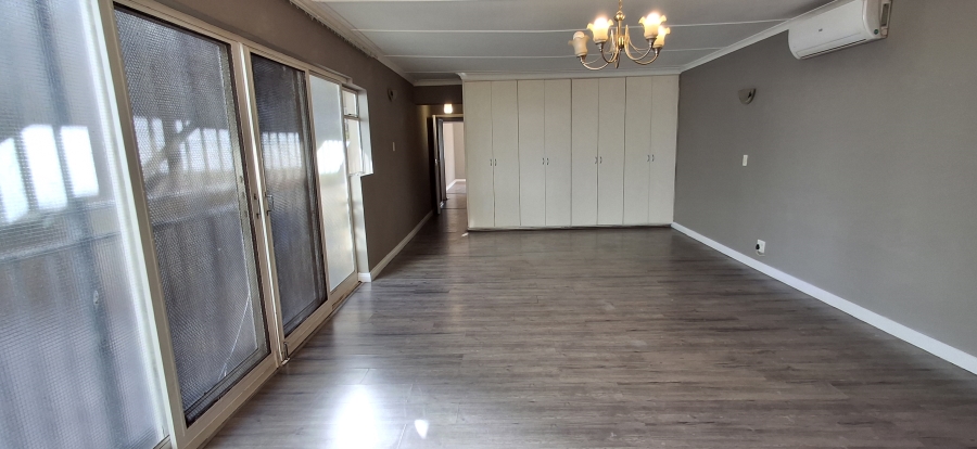 6 Bedroom Property for Sale in Annlin Gauteng