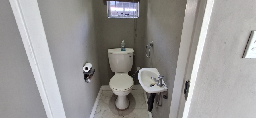 6 Bedroom Property for Sale in Annlin Gauteng