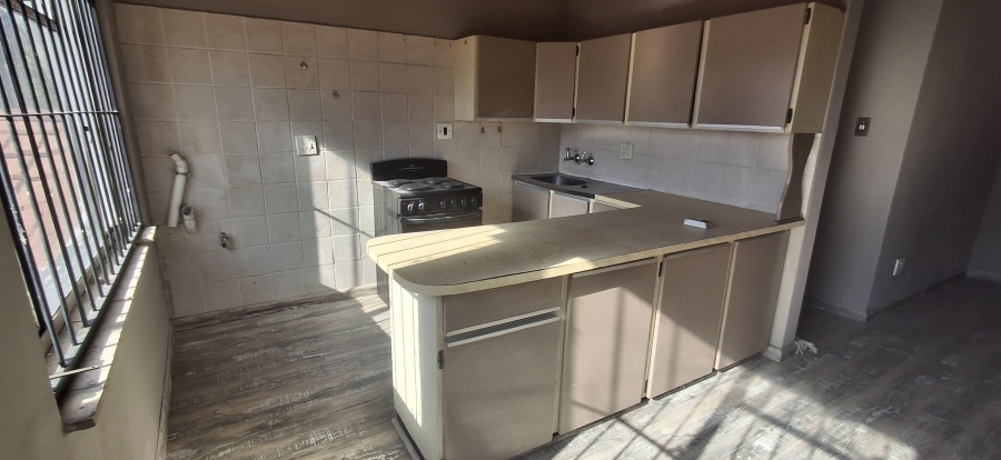 6 Bedroom Property for Sale in Annlin Gauteng