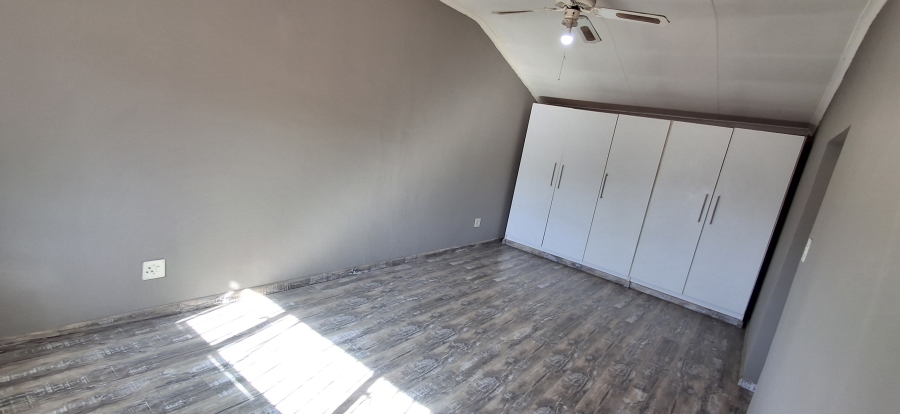 6 Bedroom Property for Sale in Annlin Gauteng