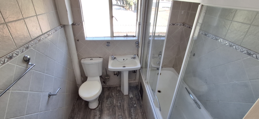 6 Bedroom Property for Sale in Annlin Gauteng