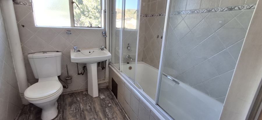 6 Bedroom Property for Sale in Annlin Gauteng