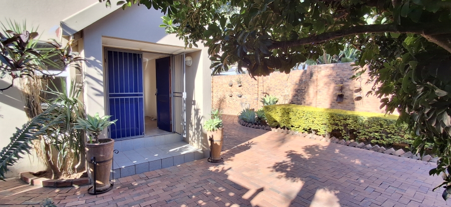 6 Bedroom Property for Sale in Annlin Gauteng