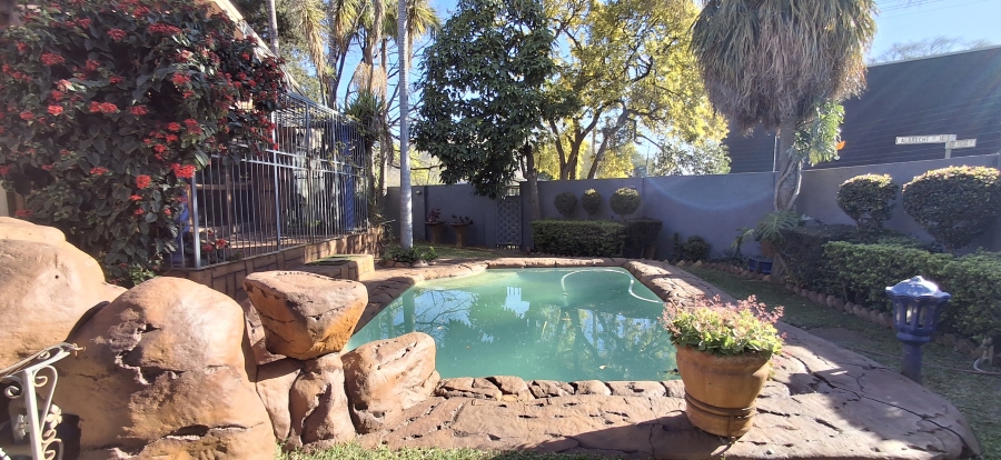 6 Bedroom Property for Sale in Annlin Gauteng