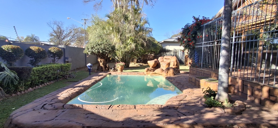 6 Bedroom Property for Sale in Annlin Gauteng