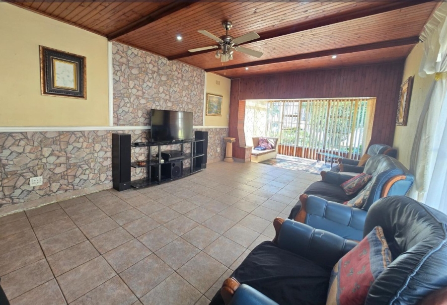 6 Bedroom Property for Sale in Rewlatch Gauteng