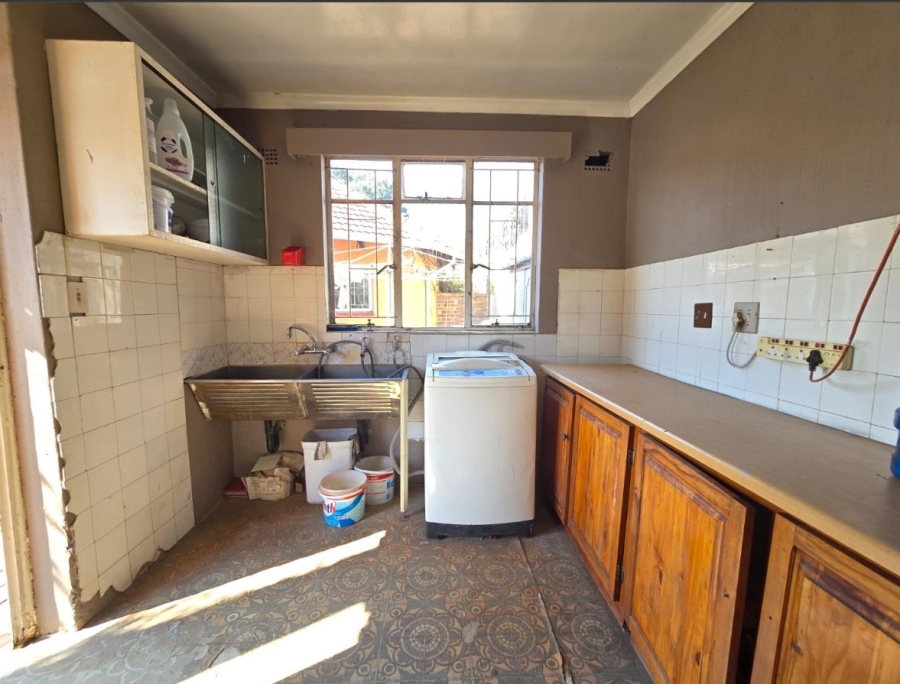 6 Bedroom Property for Sale in Rewlatch Gauteng