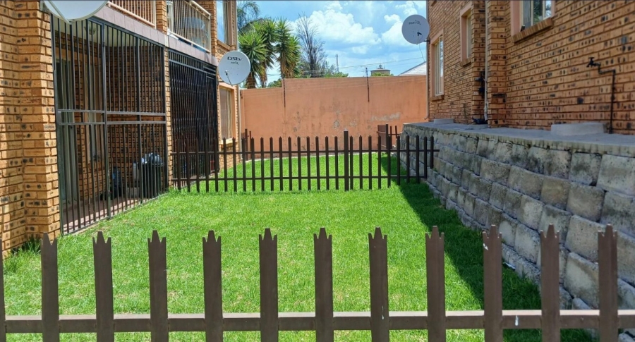2 Bedroom Property for Sale in Rosettenville Gauteng