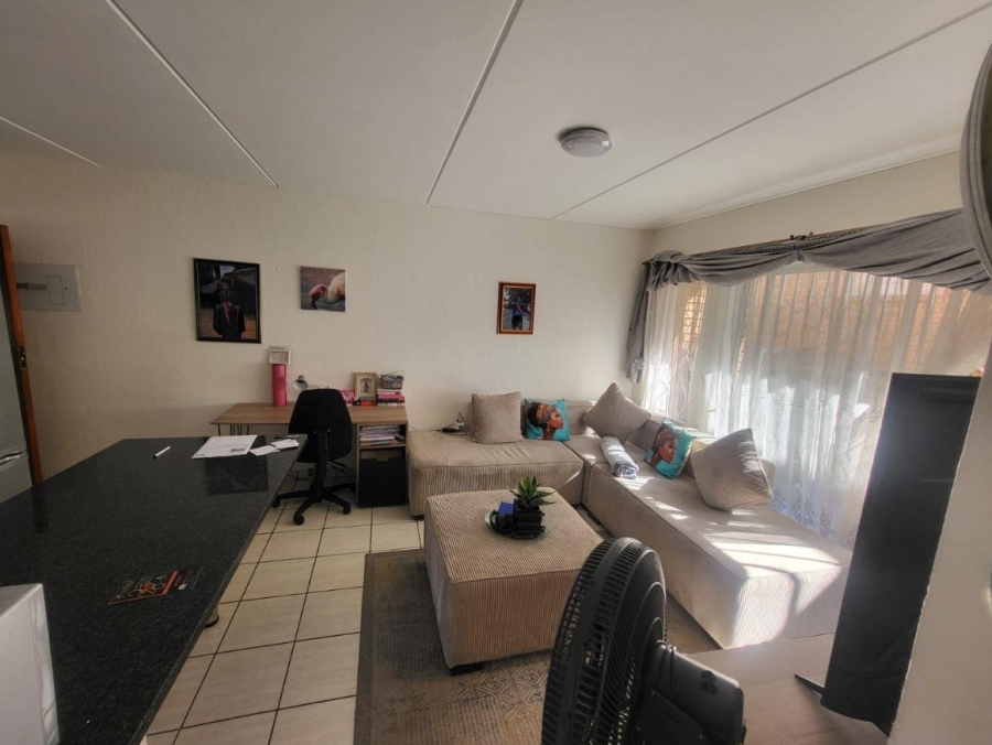2 Bedroom Property for Sale in Rosettenville Gauteng