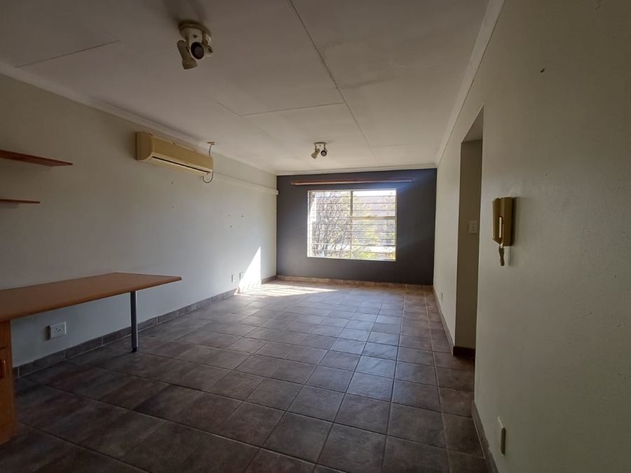 1 Bedroom Property for Sale in Rietfontein Gauteng